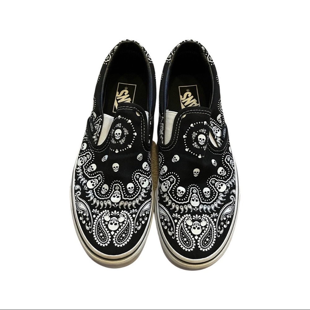 Vans bandanna skull print black and white size 8.5 / 10